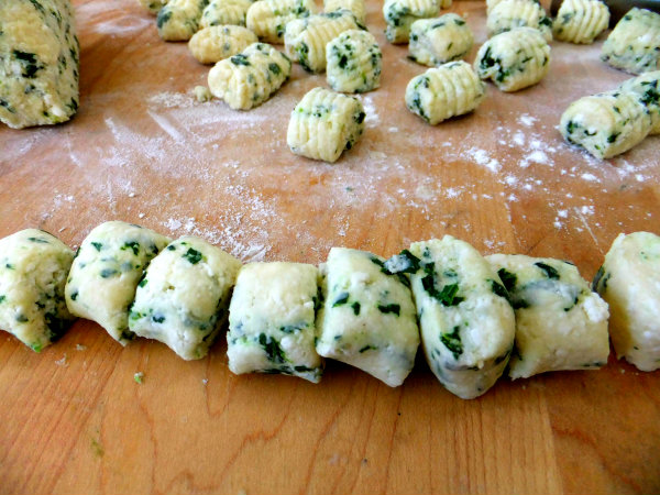 making kale gnocchi