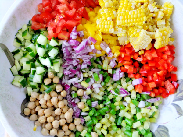 chopped veggie salad ingredients