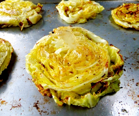 roasted cabbage slices
