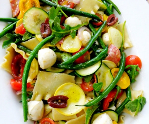 vegetable pasta salad with broken lasagna noodles