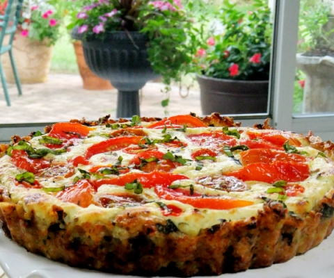 tomato tart with brown rice crust