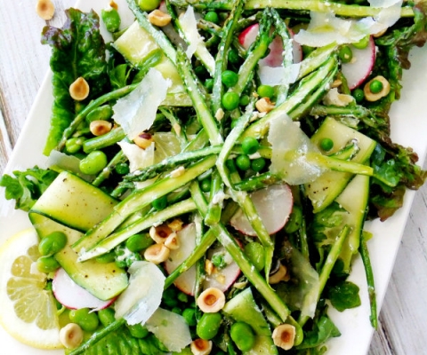 spring salad with asparagus and goat cheese