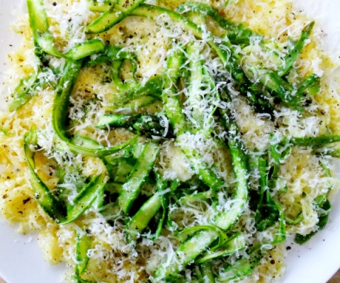 spaghetti squash cacio e pepe style with asparagus